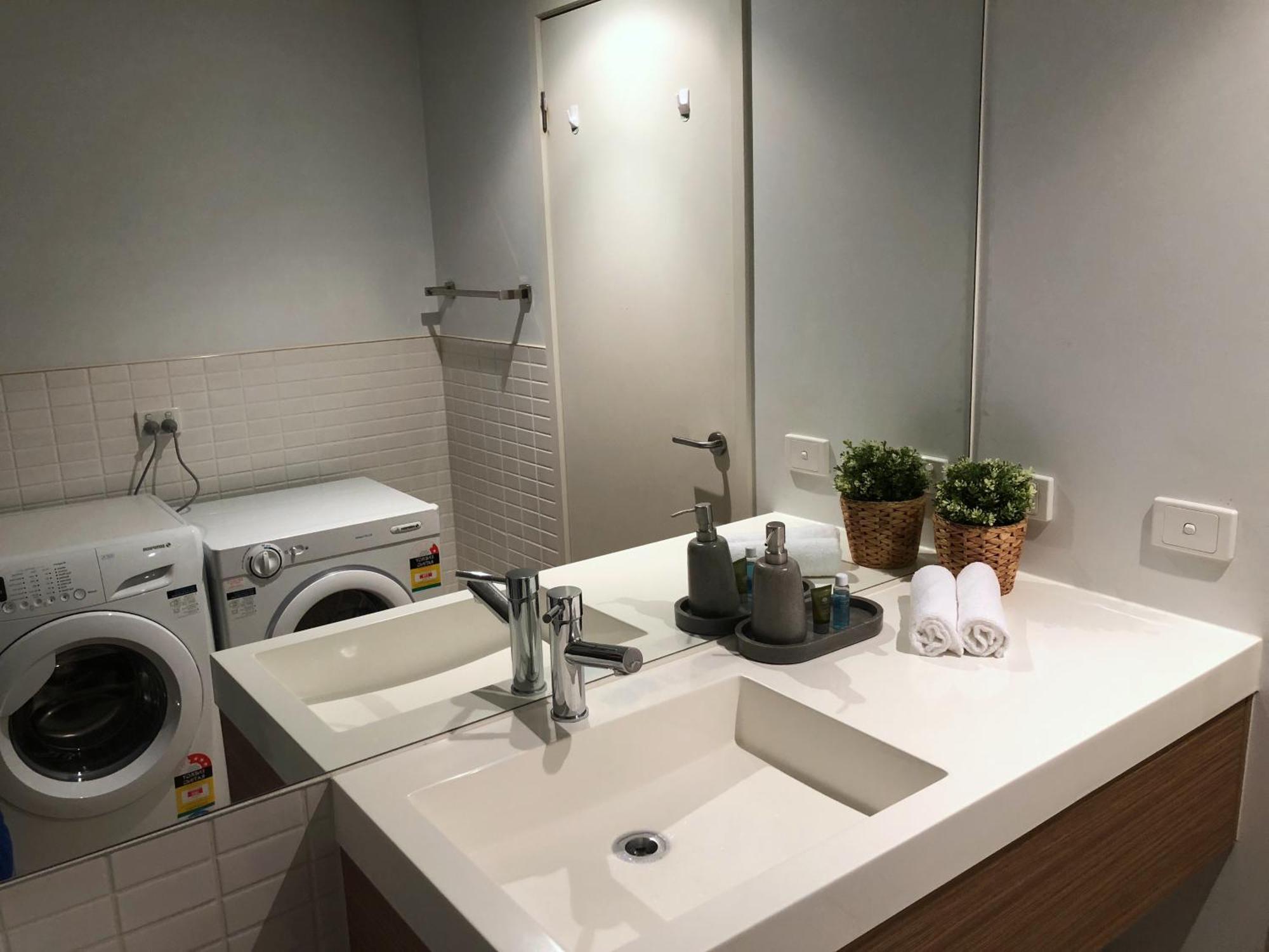 Melbourne River Views Apartment Bagian luar foto
