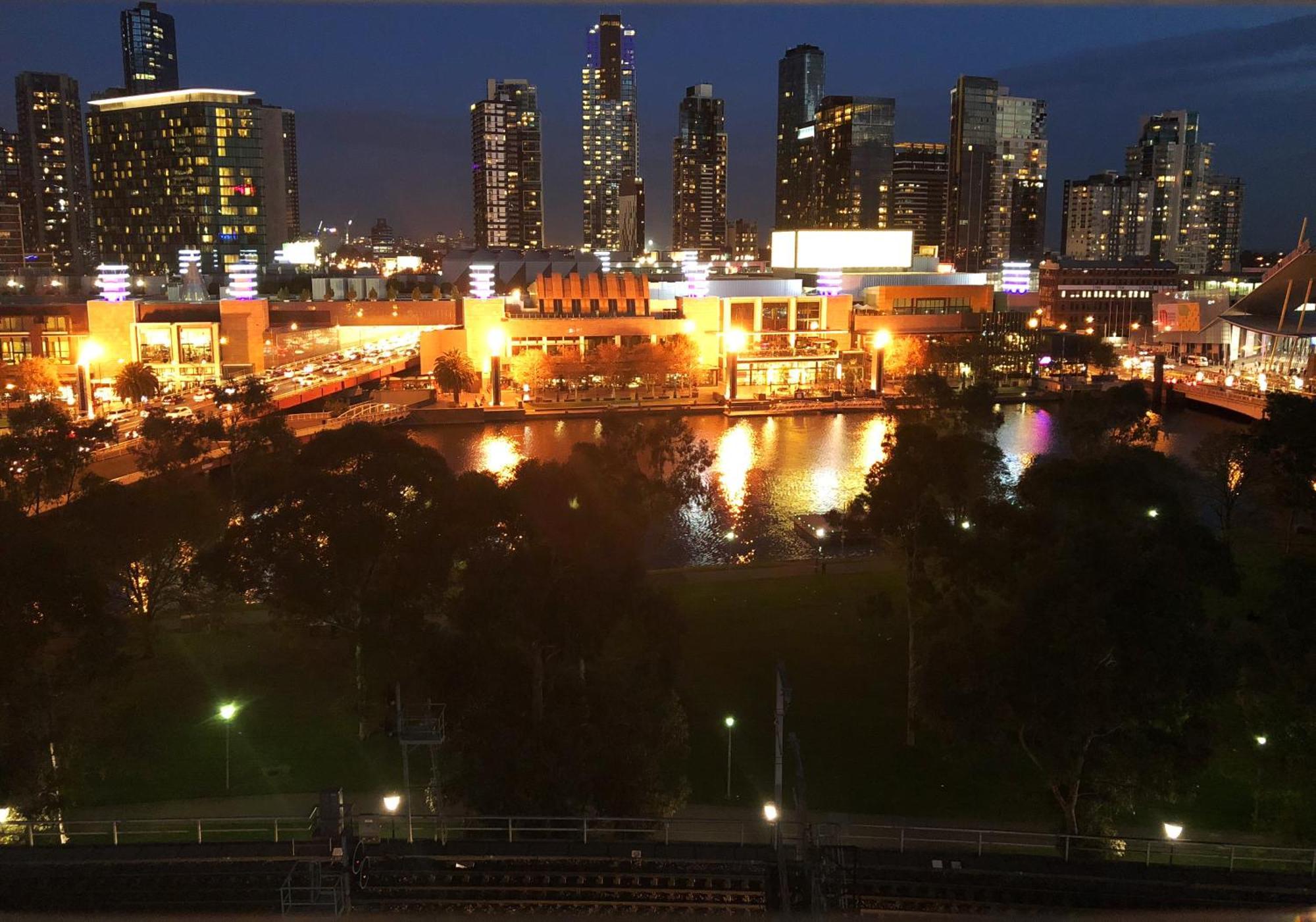 Melbourne River Views Apartment Bagian luar foto