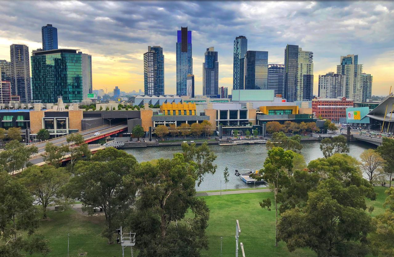 Melbourne River Views Apartment Bagian luar foto