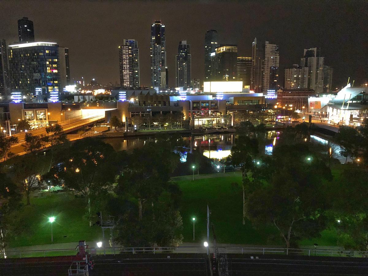 Melbourne River Views Apartment Bagian luar foto